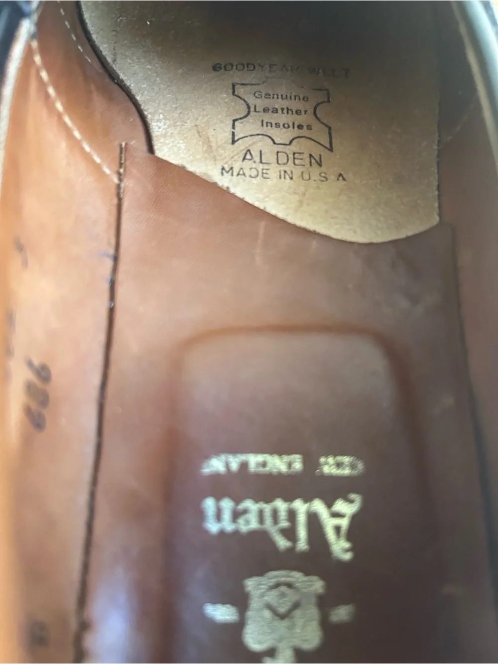 Alden 686 Full Strap Penny Loafers – Dark Brown Leather – Men’s 7 B/D